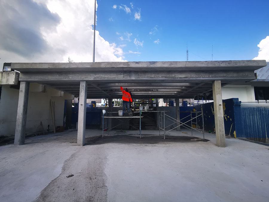 Estructura de concreto terminada con losa y columnas